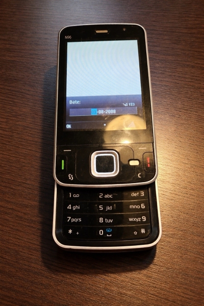 Nokia  N96 – 16GB – Schwarz (Ohne Simlock) Smartphone