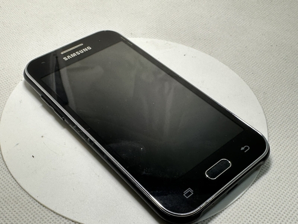 Samsung Galaxy J1 – J100h – Schwarz Smartphone unvollständig defekt