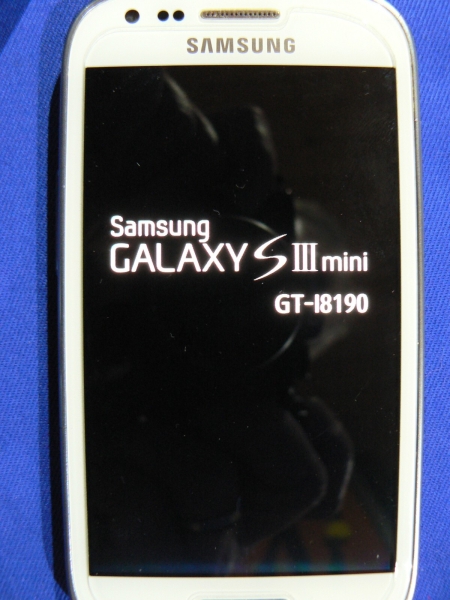 Smartphone Samsung Galaxy S III mini GT-I8190 Weiß