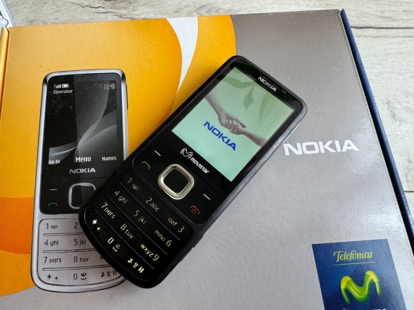 L@@K Nokia 6700c Classic Smartphone Handy (entsperrt) – Schwarz