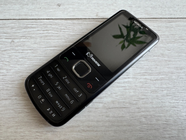 L@@K Nokia 6700c Classic Smartphone Handy (entsperrt) – Schwarz