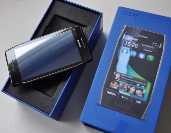 Nokia X7-00 Dark Steel (SIM-Lock Free) Smartphone 3G 4BAND WLAN GPS 8MP TOP OVP