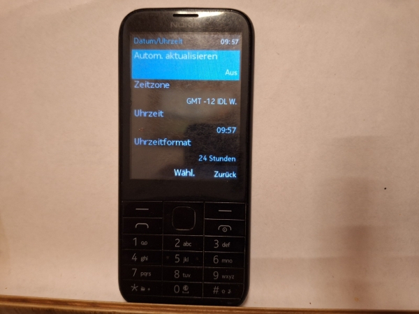 Handy Nokia 225 schwarz (Ohne Simlock) Smartphone
