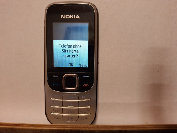 Handy Nokia 2330 rot (Ohne Simlock) Smartphone
