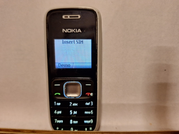 Handy Nokia 1209 schwarz (Ohne Simlock) Smartphone