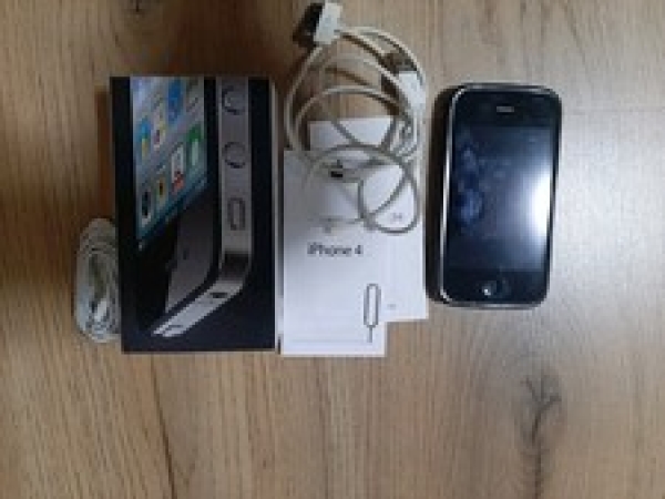 Smartphone Apple IPhone 4 mit Zubehörpaket