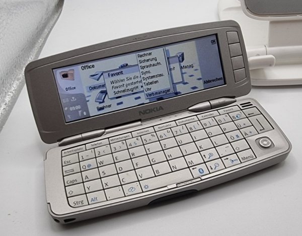 10 x Nokia 9300 Smartphone Handy – Silber Smartphone RAE-6