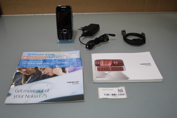 Nokia E75 Series Smartphone mit Ladegerät und OVP/Teil Defekt