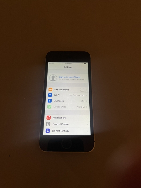 Apple iPhone SE – 16GB – Space Grau (Entsperrt) A1723 (CDMA + GSM)