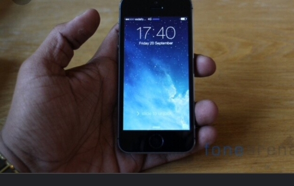 Apple iPhone 5S (ME432B/A) 16GB (entsperrt) GSM Smartphone – Space Grau