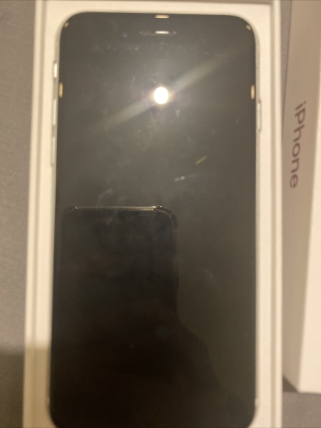 Apple iPhone SE – 32GB – Space Grau (O2) A1723 (CDMA + GSM)