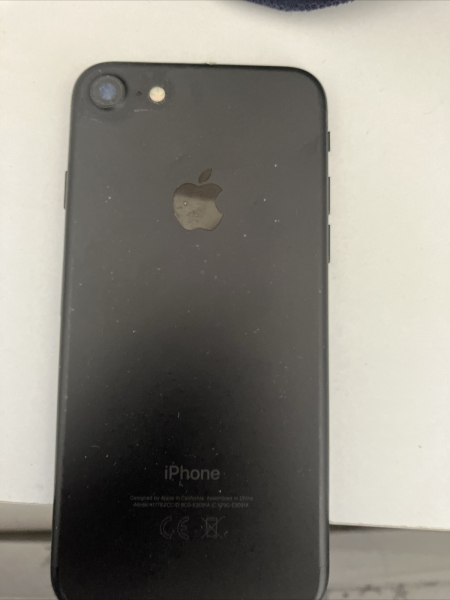 Apple iPhone 7 – 32GB – Schwarz (Ohne Simlock) A1778 (GSM) WASSERSCHADEN