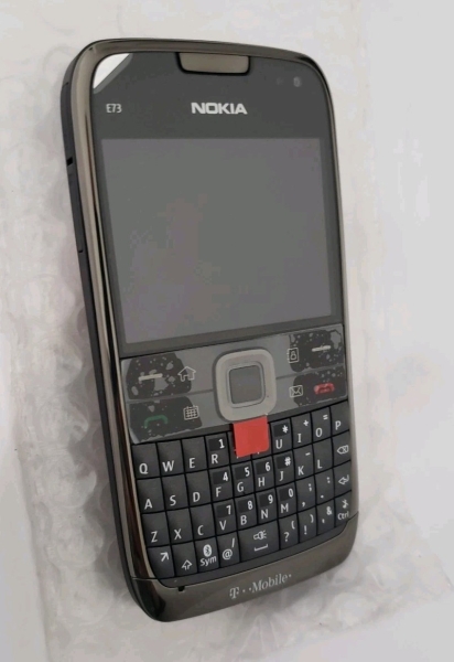 Brandneu Nokia E73 (entsperrt) Smartphone dunkelgrau