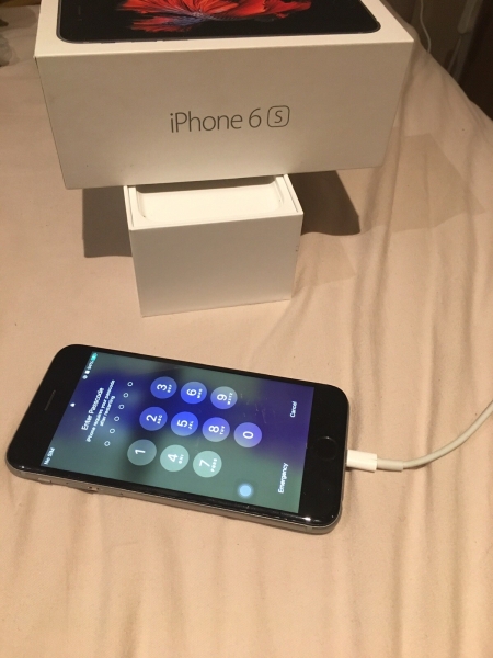 Apple iPhone 6s – 16GB – Silber (giffgaff) A1688 (CDMA + GSM)