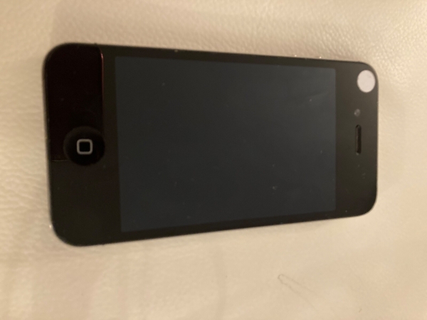 Apple iPhone 4s – 8GB – Schwarz (Entsperrt) A1387 (CDMA + GSM) mit Ladestecker 