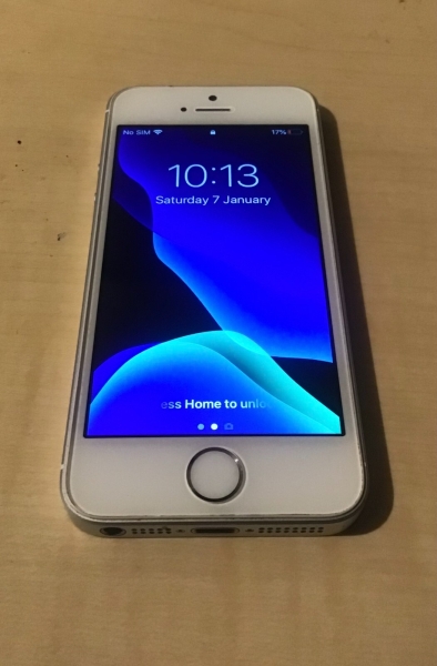 Apple iPhone SE – 32GB – Silber (Entsperrt) A1723 (CDMA + GSM)
