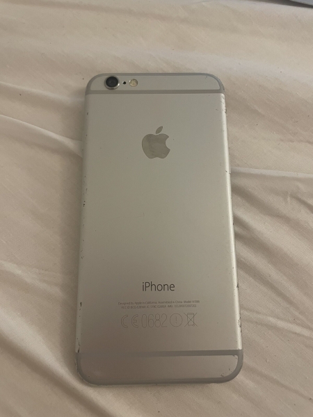 Apple iPhone 6, Silber defekt also nur für Ersatzteile