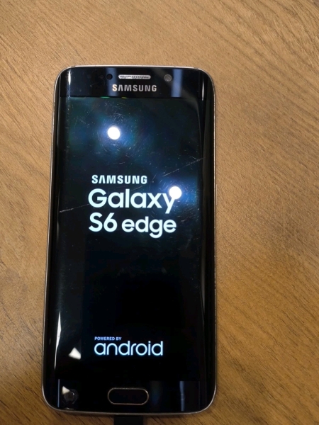 SAMSUNG Galaxy S6 Edge – Smartphone – SM-G925F – Bootet Nicht + Displayriss