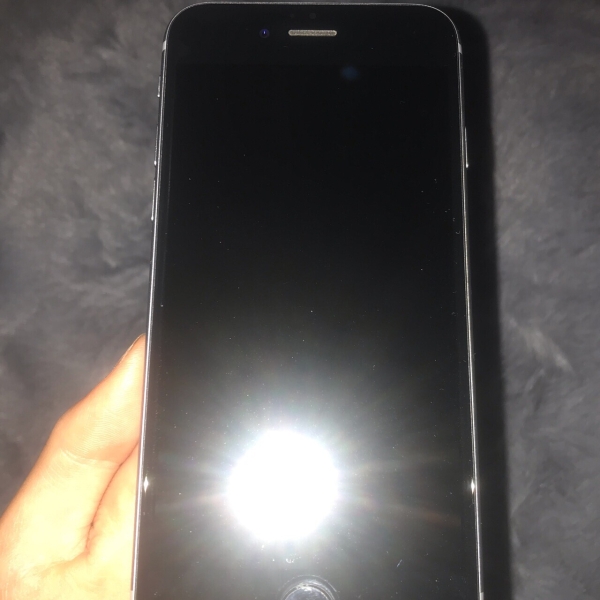 Apple iPhone SE – 16GB – Silber (Entsperrt) A1723 (CDMA + GSM)