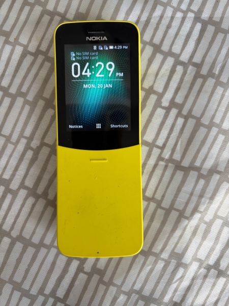 Nokia 8110 4G – 4GB – (2018) Dual Sim TA-1059 entsperrt 4GB 512MB RAM (GEBRAUCHT)