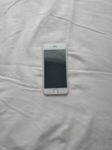 Apple iPhone 6 – 16GB – Silber (iD Mobile) A1586 (CDMA + GSM)