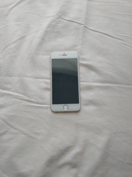 Apple iPhone 6 – 16GB – Silber (iD Mobile) A1586 (CDMA + GSM)