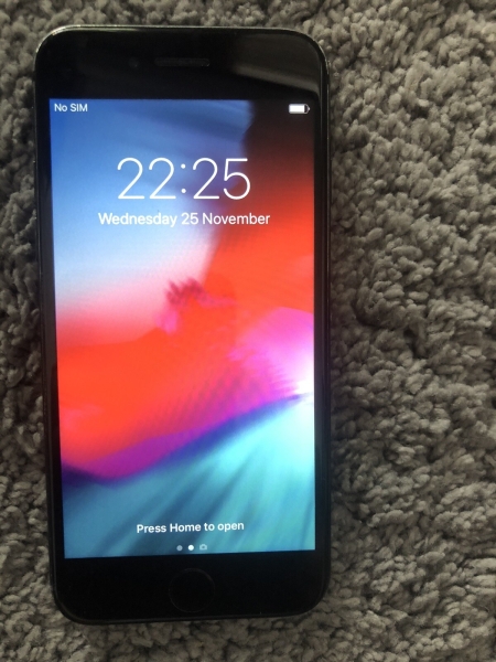 Apple iPhone 7 – 32GB – Schwarz (Entsperrt) A1778 (GSM)