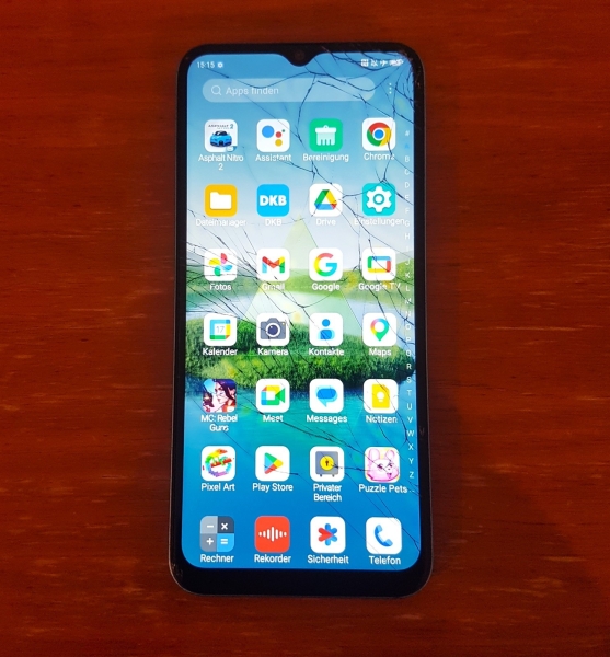 Smartphone ZTE Modell 7060 in blau