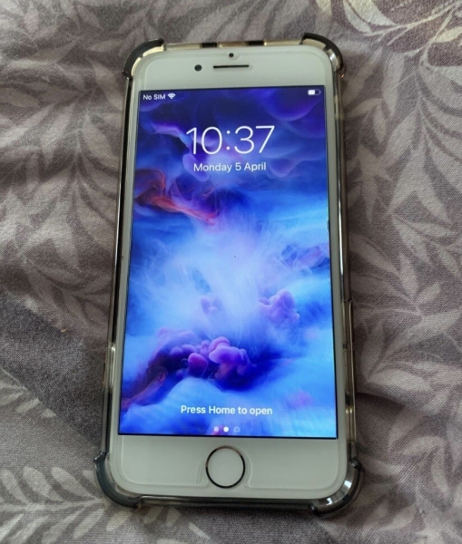 Apple iPhone 7 – 256GB – Silber (EE) A1778 (GSM)