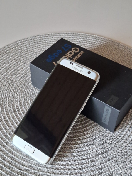 Samsung Galaxy S7 edge Smartphone 32GB – Silver Titanium (SM-G935F) Modellnummer