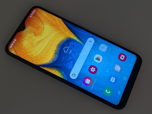 Samsung Galaxy A20e 32 / 3GB Schwarz Black DualSim Android 11 Smartphone A202F