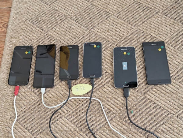 Smartphone  – Konvolut Samsung,  Sony,  usw.   6 Stück, gebraucht