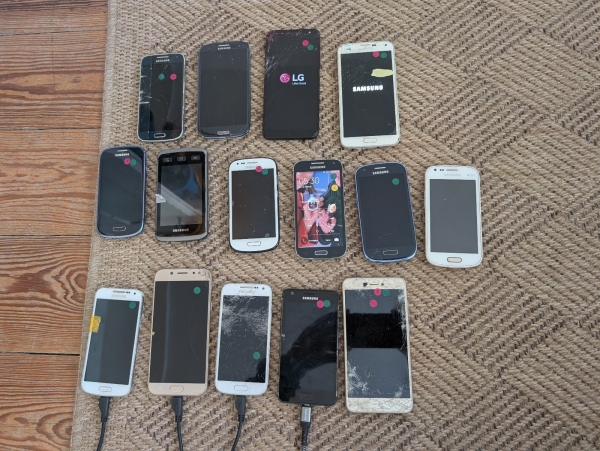 Smartphone  – Konvolut Samsung,  Sony,  usw.   15  Stück, gebraucht