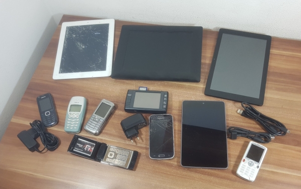 Tablet Handy Smartphone Konvolut Odys Intenso Apple Nokia Samsung Sony