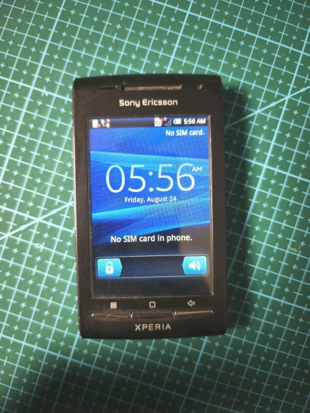 Sony Ericsson Xperia X8 E15i – Schwarz/Burgund (Ohne Simlock) Smartphone