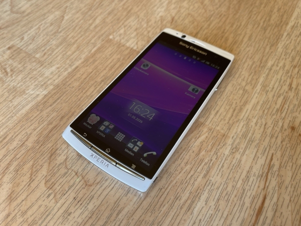 Sony Ericsson XPERIA ARCs Smartphone