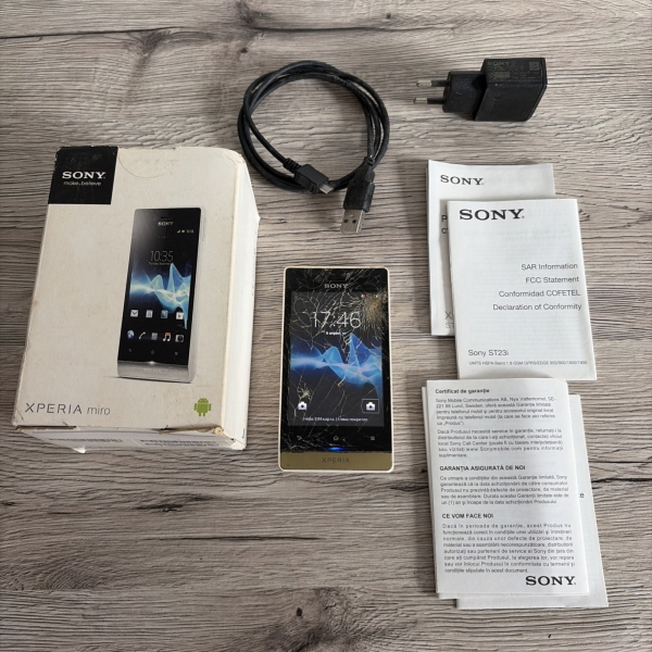 Sony Xperia Miro (ST23i) Smartphone, entsperrt, weiß gold – BRAUCHT NEUEN BILDSCHIRM