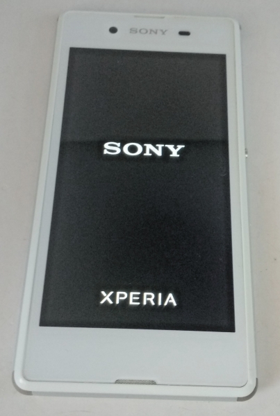SONY XPERA Smartphone weiß Model D2203  (SB11)