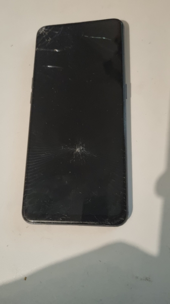 Smartphone OPPO A74  Display Defekt