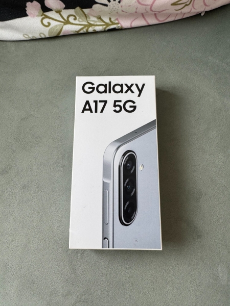 Samsung Galaxy A17 5G Smartphone 128GB entsperrt Dual-SIM – silber
