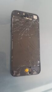 Apple iPhone 5 – Defekt – Für Ersatzteile – OFFEN FÜR ANGEBOTE!
