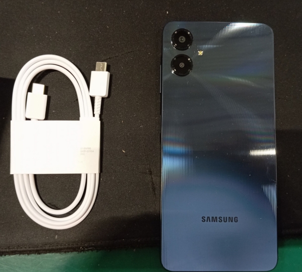 Samsung Galaxy A06 4GB  128GB 5G Smartphone