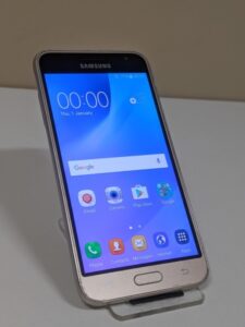 Samsung Galaxy J3 2016 Gold entsperrt 8GB 5,0″ 8MP Android Smartphone Handy
