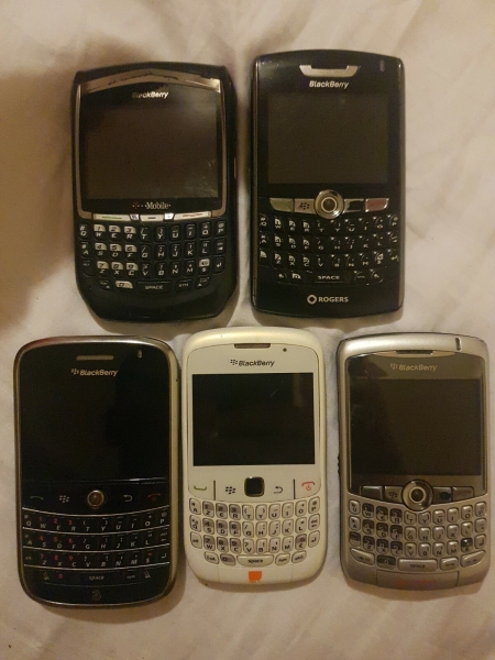 BlackBerry Curve 8520 Smartphone (entsperrt) – Schwarz (PRD-30002-146)