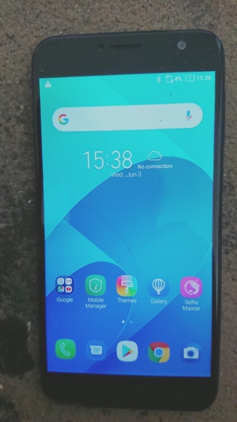 Asus Zenfone Smartphone, 6 Zoll, gesprungenes Display funktioniert aber noch