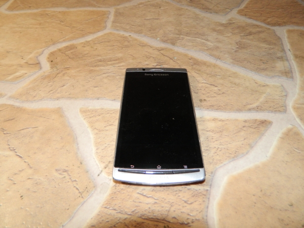 Sony Ericsson Experia Aris : Smartphone / Handy -Akzeptabel -ohne Ladekabel/Akku