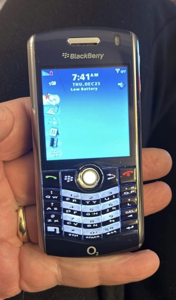 Entsperrt Zurückgesetzt gebrauchtes BlackBerry Pearl 8120 schwarz Smartphone plus Zubehör