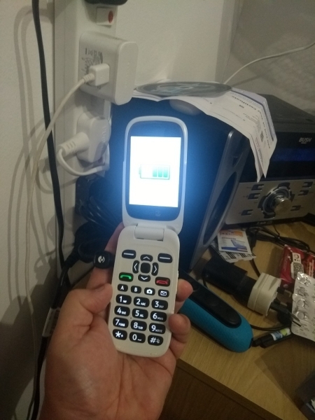 DORO 6520 TELEFON + DORO 8035 SMARTPHONE