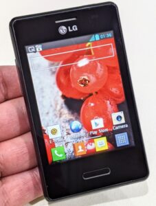 LG E430 (entsperrt) Smartphone Top Zustand Kostenloser Versand und Ladegerät