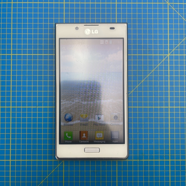 LG Optimus L7 P700 – 4 GB – Smartphone weiß (entsperrt)